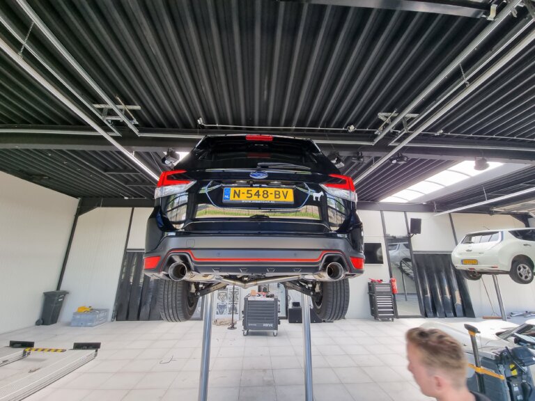 Subaru Forester hybride e-BOXER sport aangepast uitlaatsysteem diffuser tuning velgen banden heemskerk niestcar
