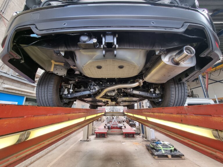 Subaru Forester hybride e-BOXER sport aangepast uitlaatsysteem diffuser tuning velgen banden heemskerk niestcar