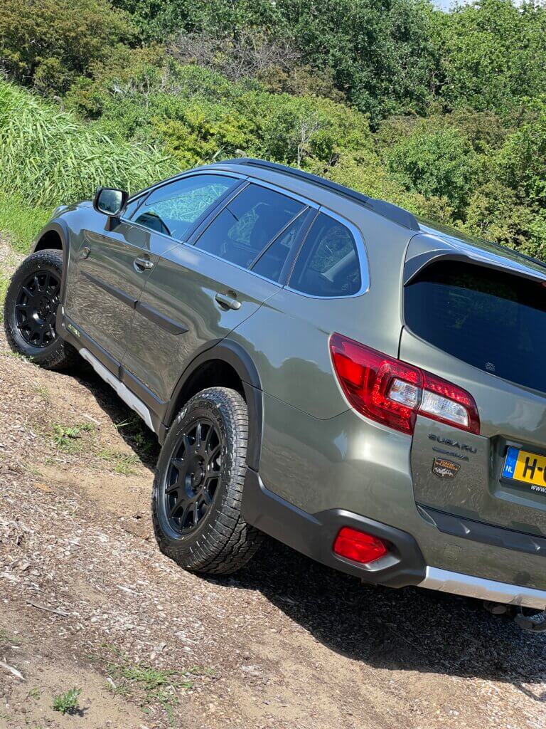 Subaru Outback advance X, voorzien van readylift liftkit bij niestcar Heemskerk. Adventure in Nederland. Subaru Wilderness