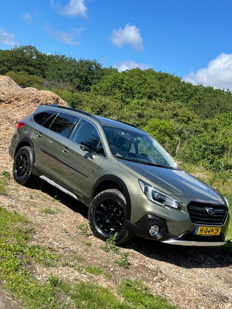 Subaru Outback advance X, voorzien van readylift liftkit bij niestcar Heemskerk. Adventure in Nederland. Subaru Wilderness