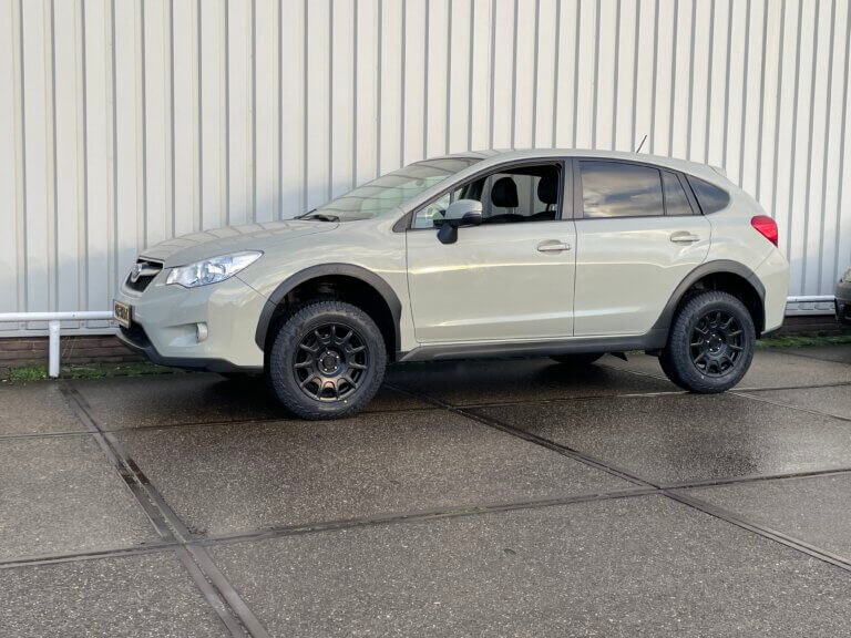 subaru xv desert khaki liftkit niestcar heemskerk custom made adventure